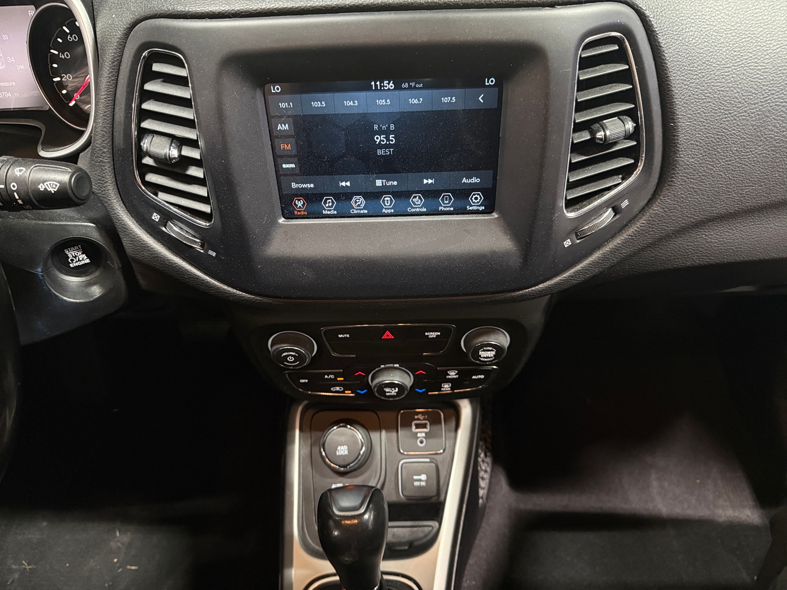 Thumbnail: 2021 Jeep Compass - 4