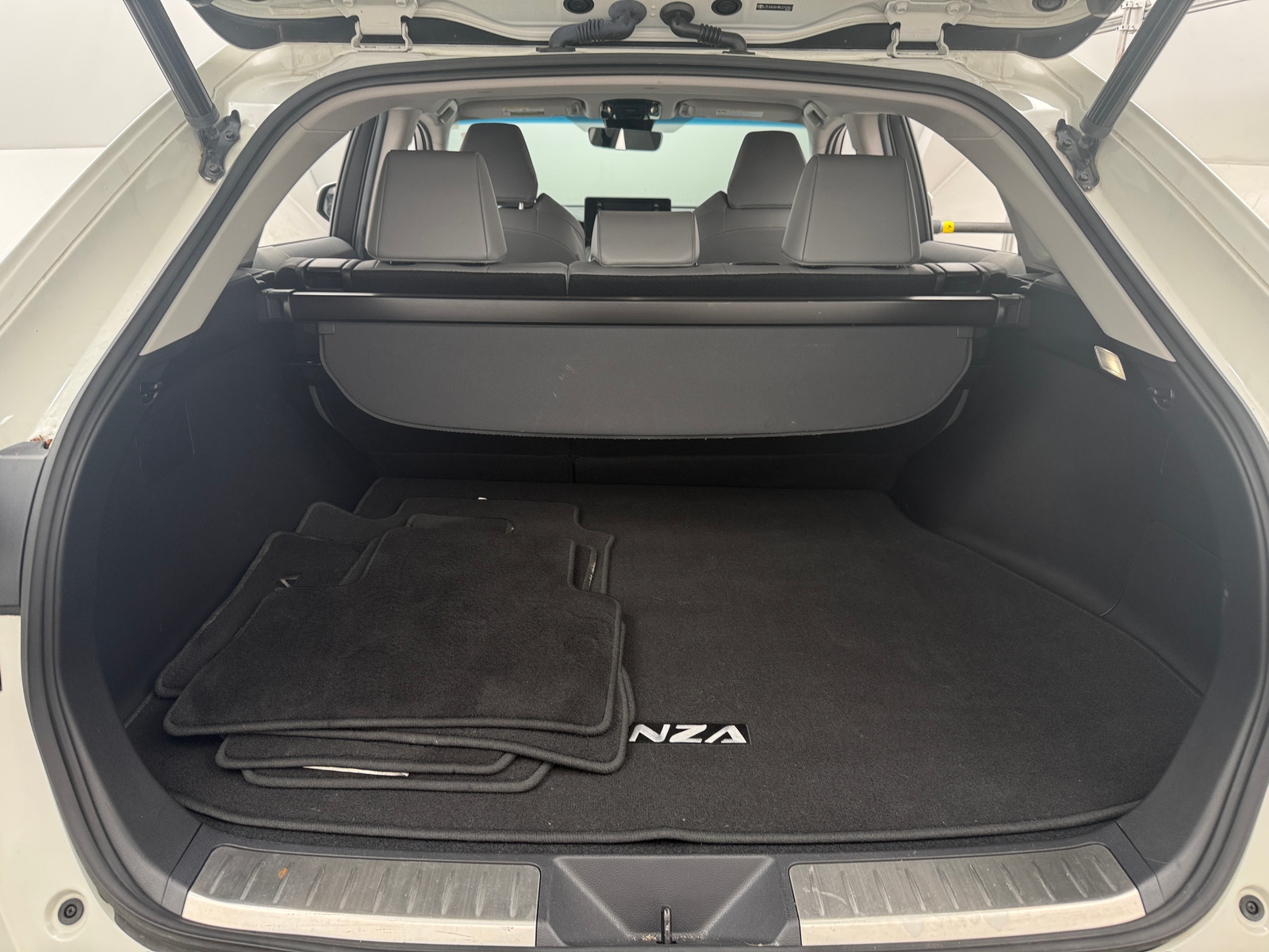 Thumbnail: 2021 Toyota Venza - 6