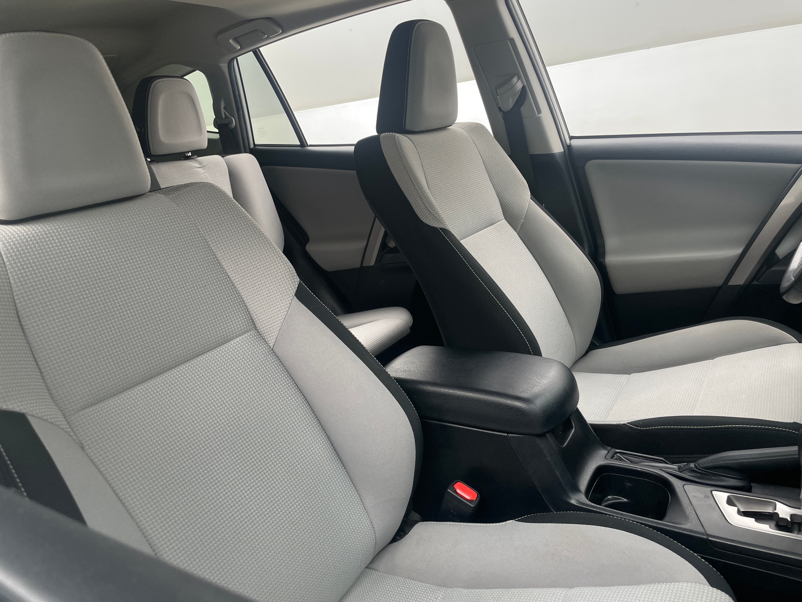 Thumbnail: 2018 Toyota RAV4 - 2
