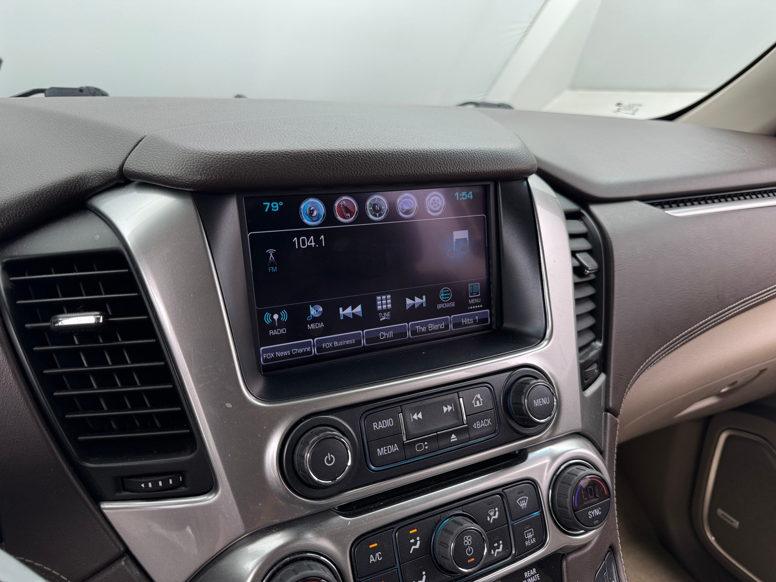 Thumbnail: 2018 Chevrolet Tahoe - 3
