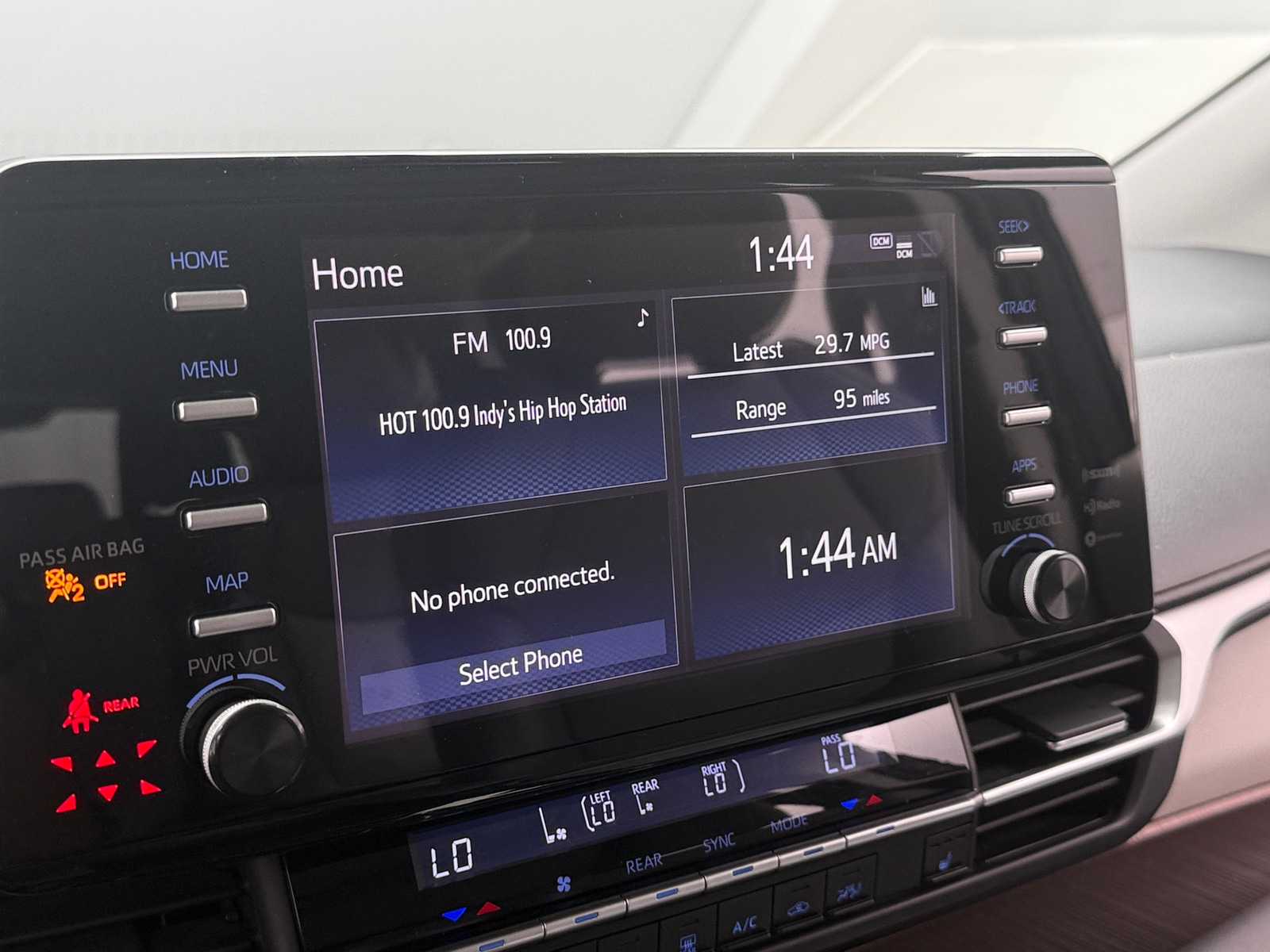 Thumbnail: 2021 Toyota Sienna - 3