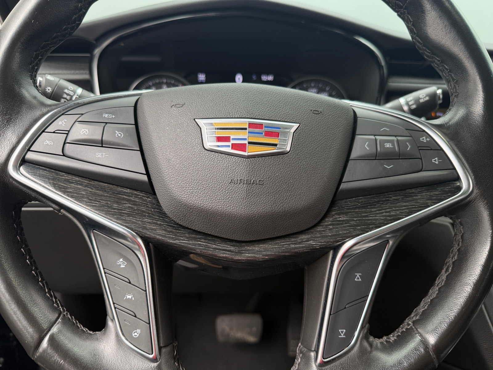 Thumbnail: 2022 Cadillac XT5 - 4