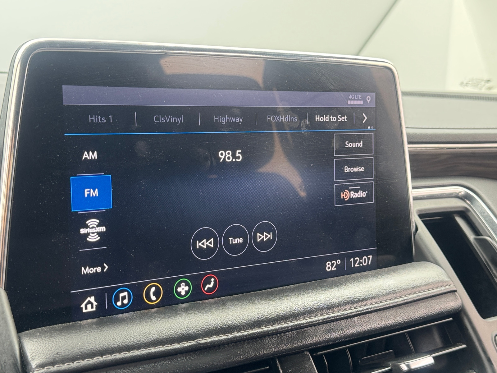Thumbnail: 2021 Chevrolet Tahoe - 3