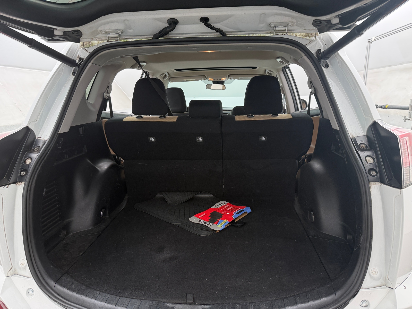 Thumbnail: 2017 Toyota RAV4 - 7