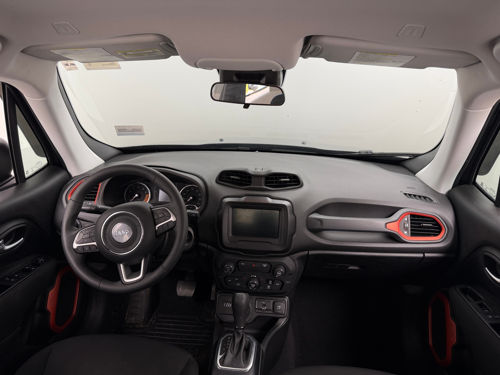 Thumbnail: 2019 Jeep Renegade - 3