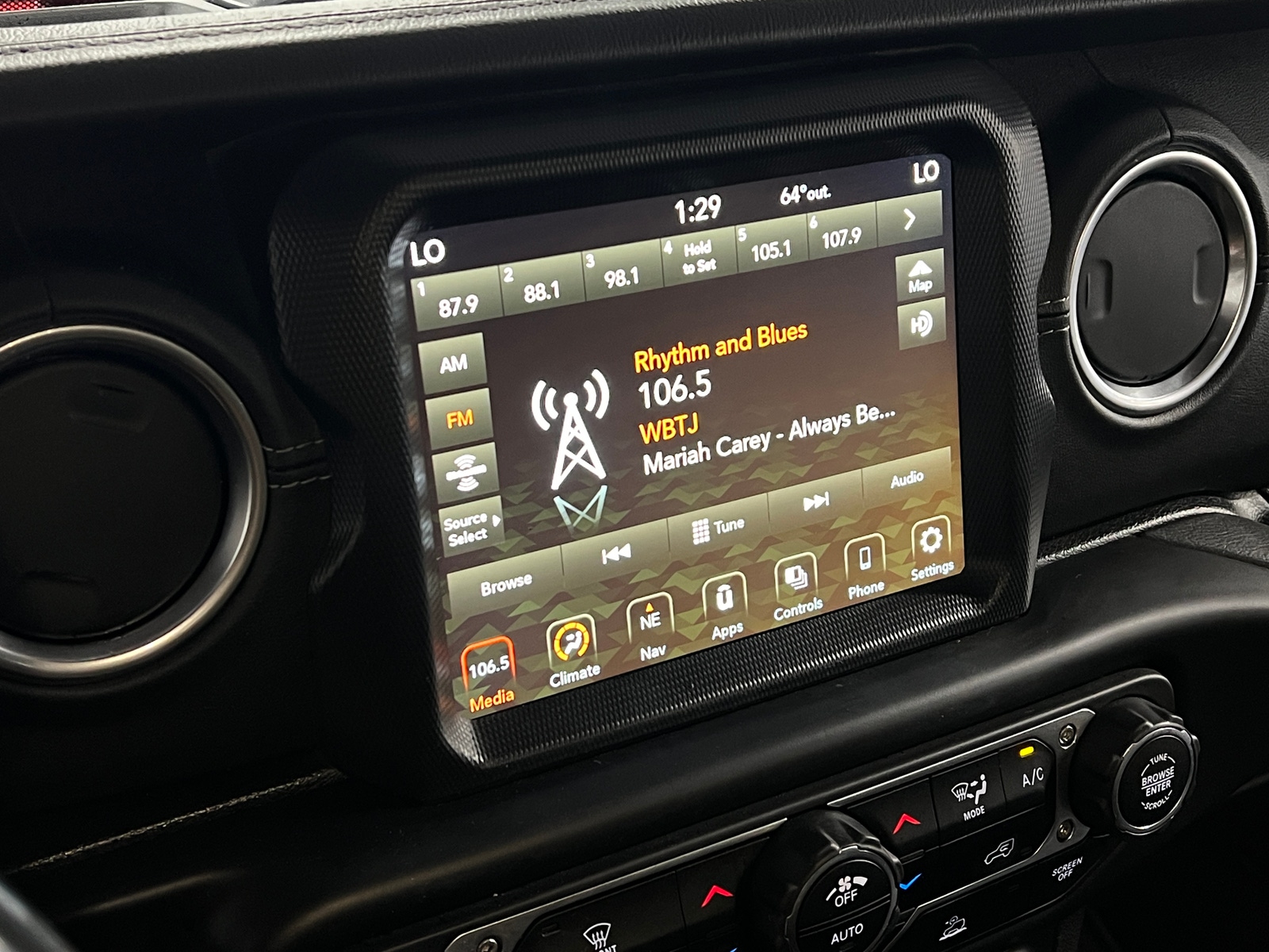 Thumbnail: 2022 Jeep Wrangler - 3