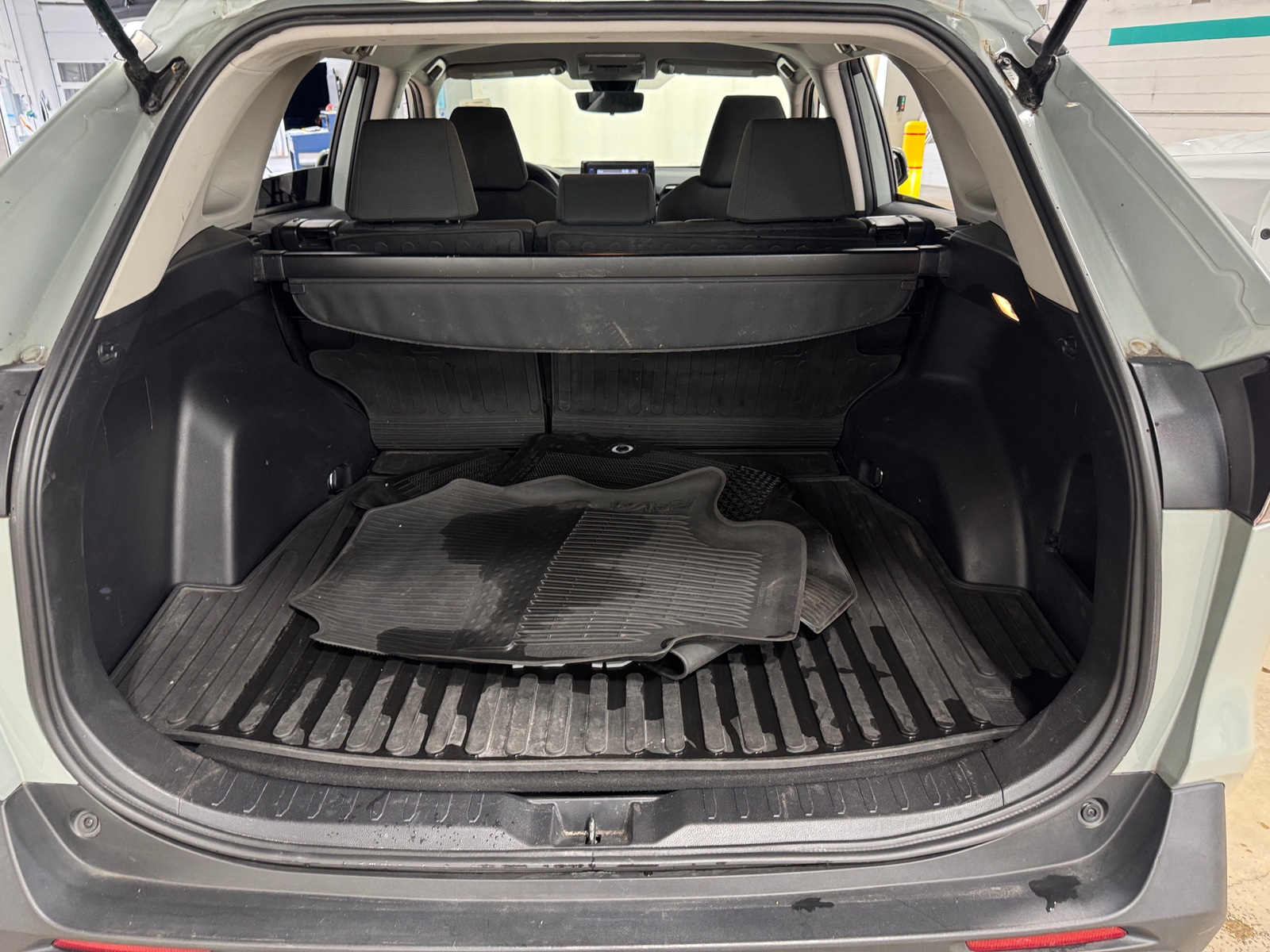 Thumbnail: 2021 Toyota RAV4 - 7