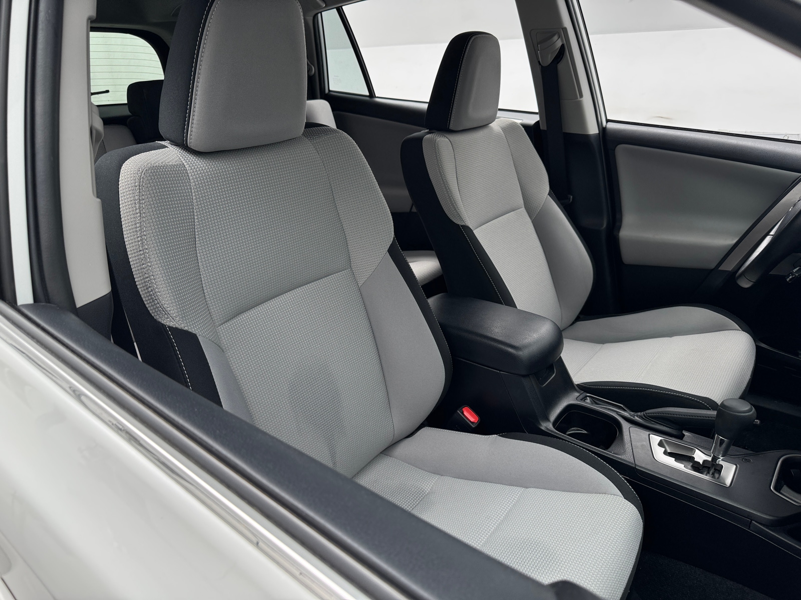 Thumbnail: 2018 Toyota RAV4 - 2