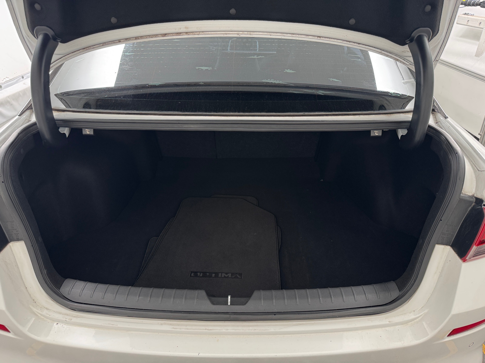 Thumbnail: 2019 Kia Optima - 6