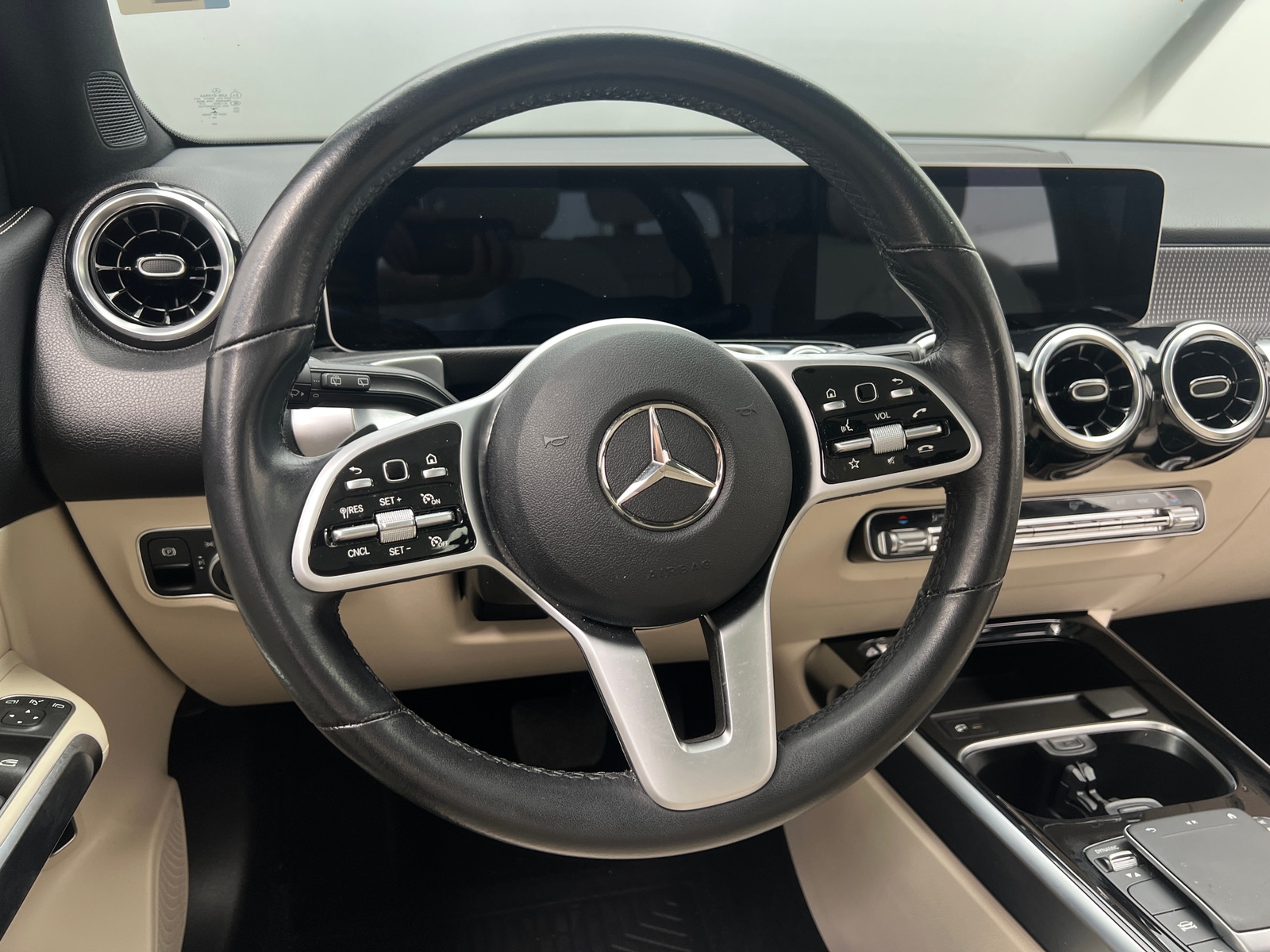 Thumbnail: 2021 Mercedes-Benz GLB - 4