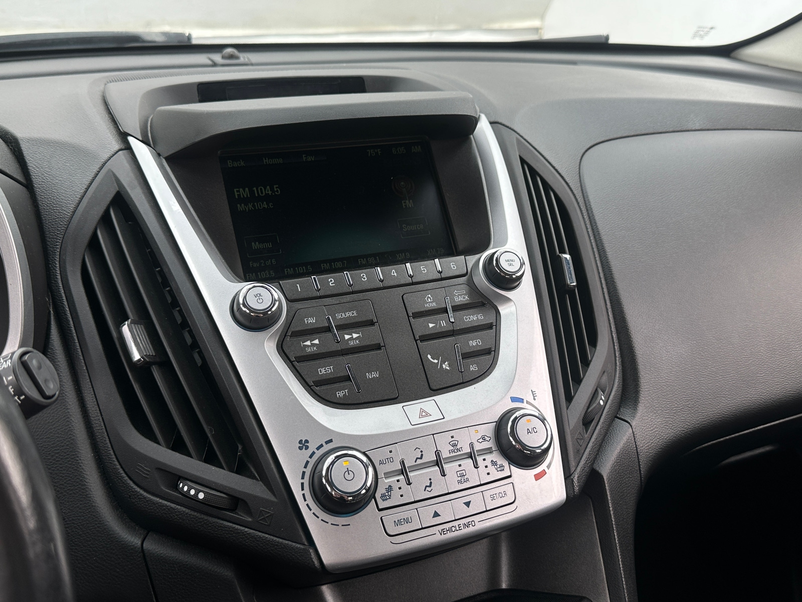 Thumbnail: 2016 Chevrolet Equinox - 3