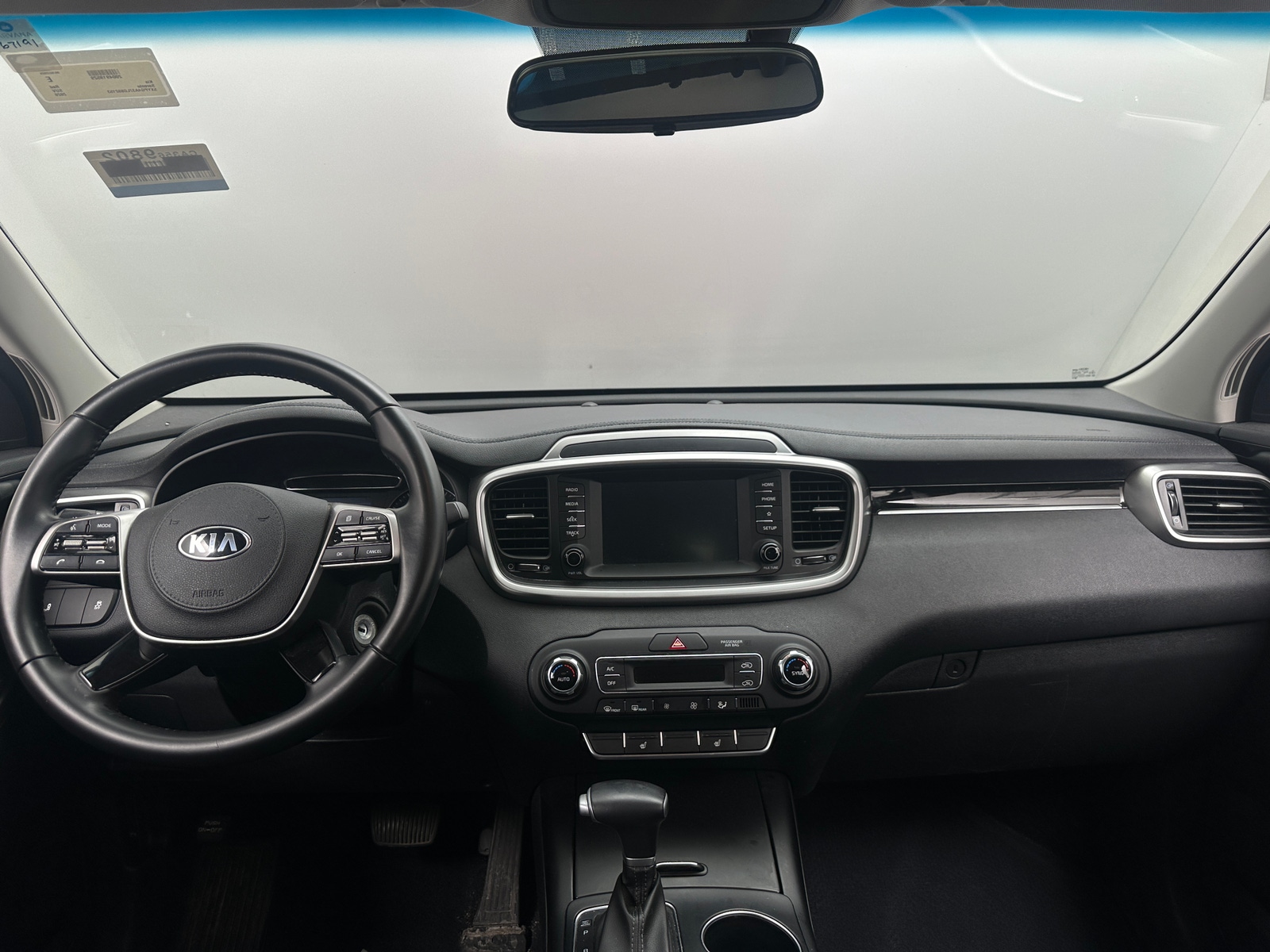 Thumbnail: 2020 Kia Sorento - 3