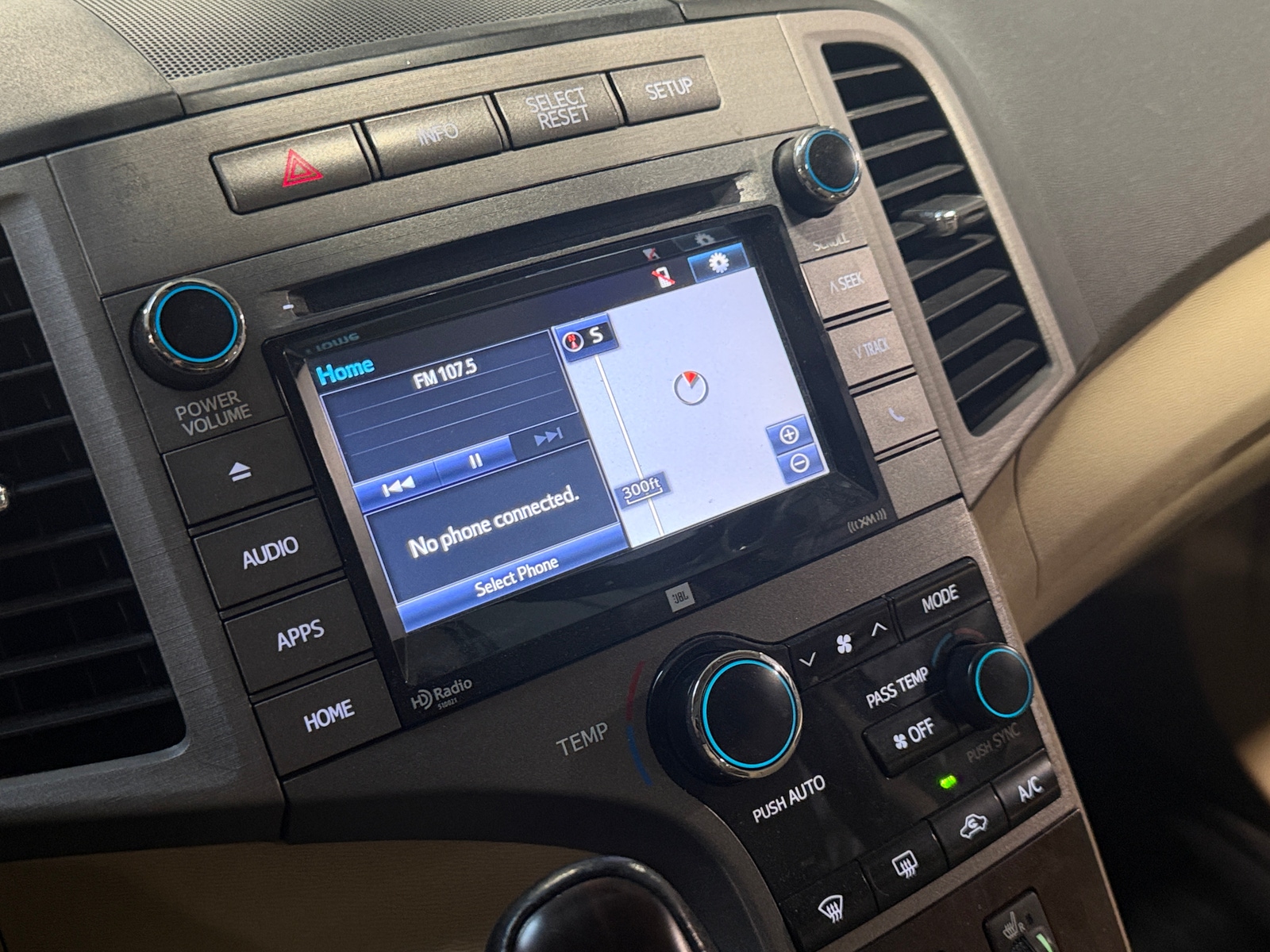 Thumbnail: 2015 Toyota Venza - 3
