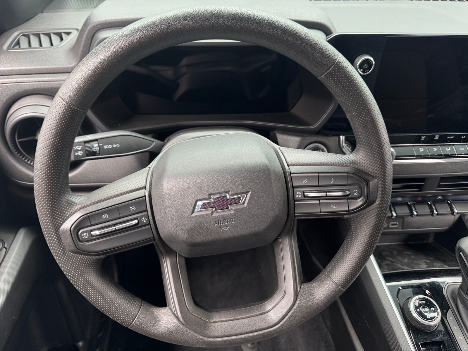 Thumbnail: 2024 Chevrolet Colorado - 5