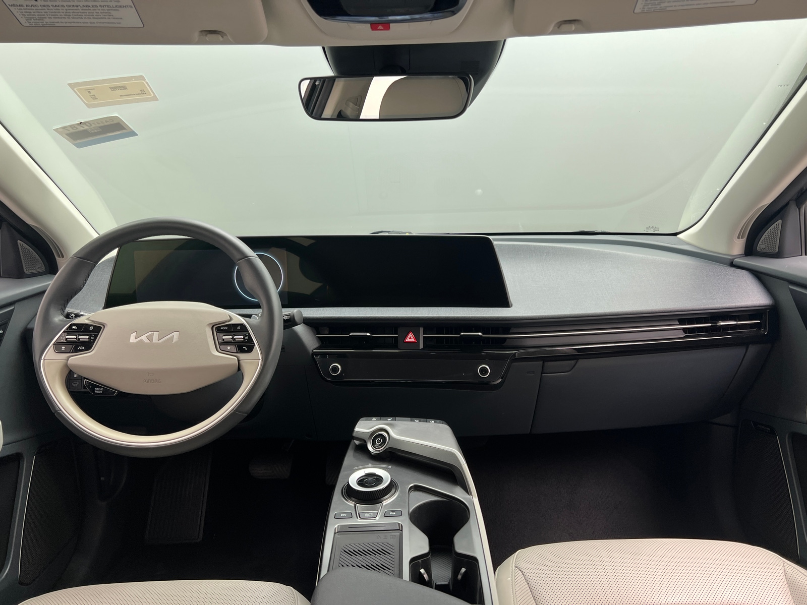 Thumbnail: 2022 Kia EV6 - 2