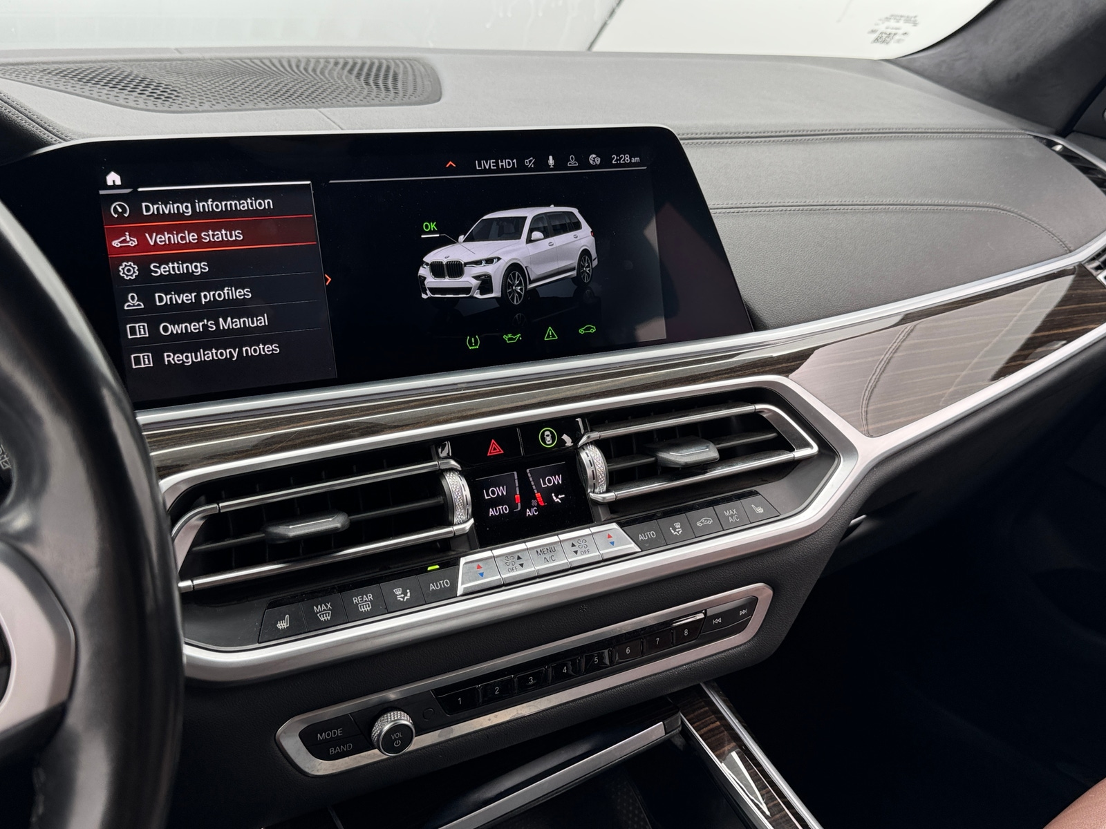 Thumbnail: 2021 BMW X7 - 3
