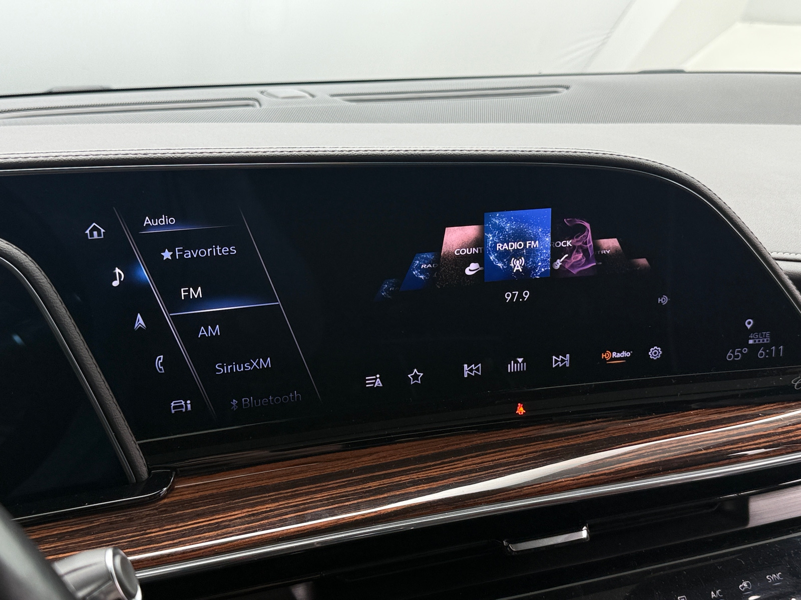 Thumbnail: 2023 Cadillac Escalade - 3