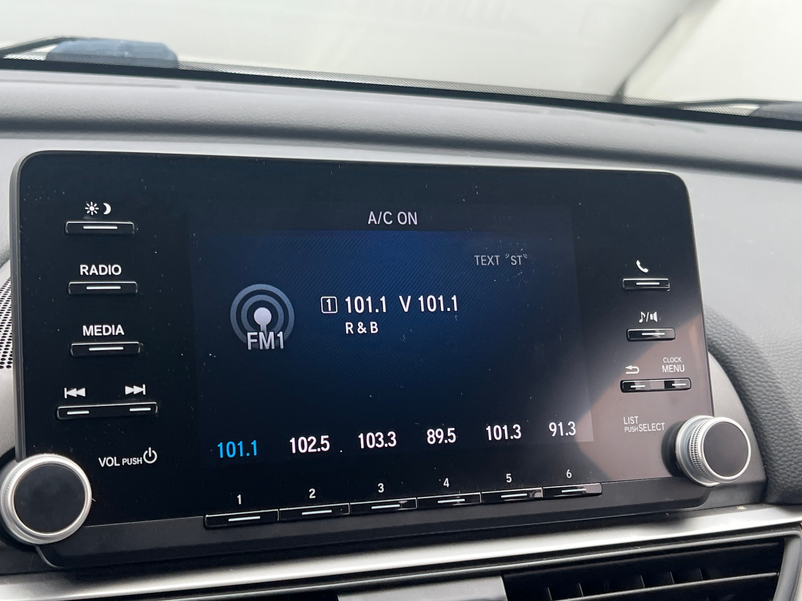 Thumbnail: 2019 Honda Accord - 4