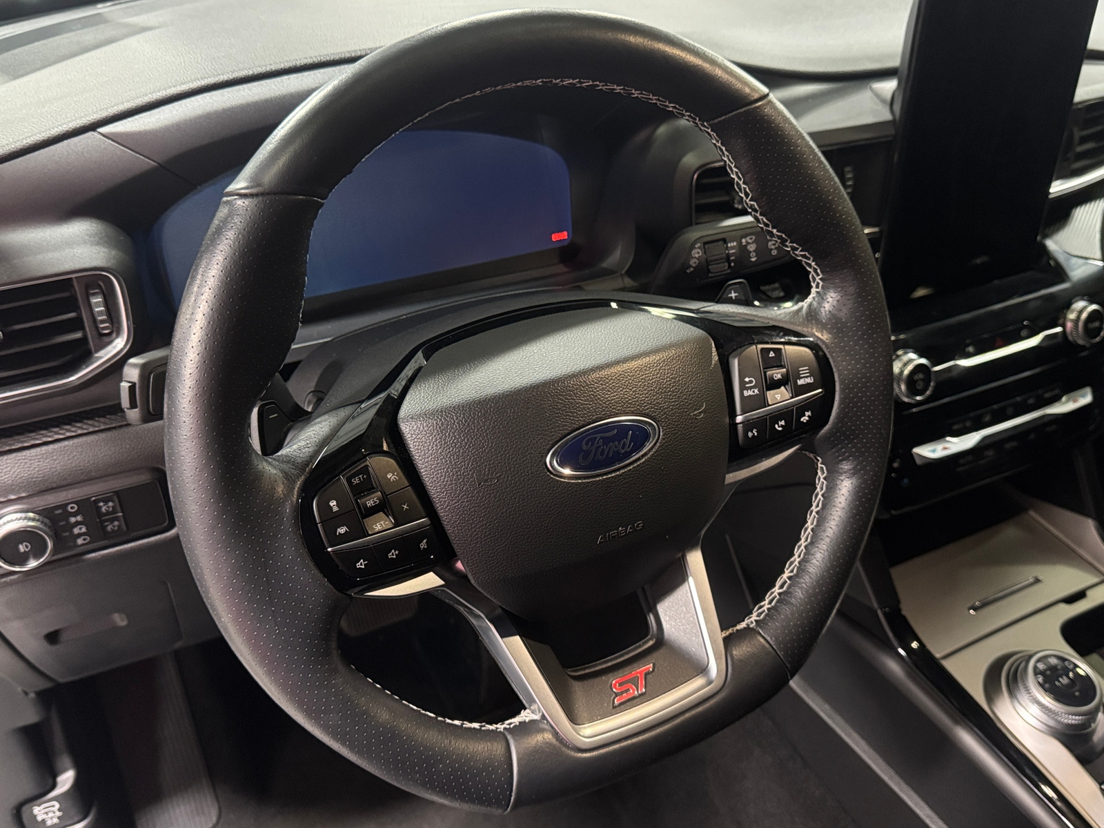 Thumbnail: 2022 Ford Explorer - 4