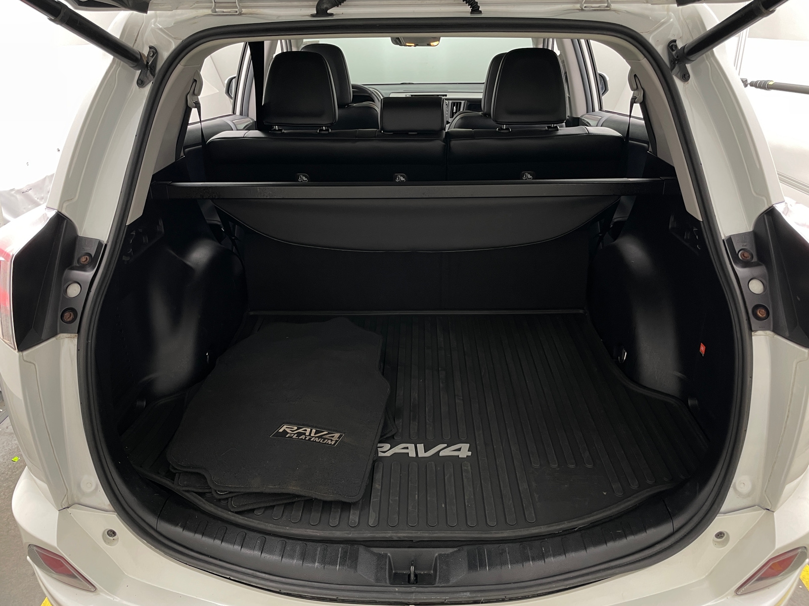 Thumbnail: 2017 Toyota RAV4 - 6