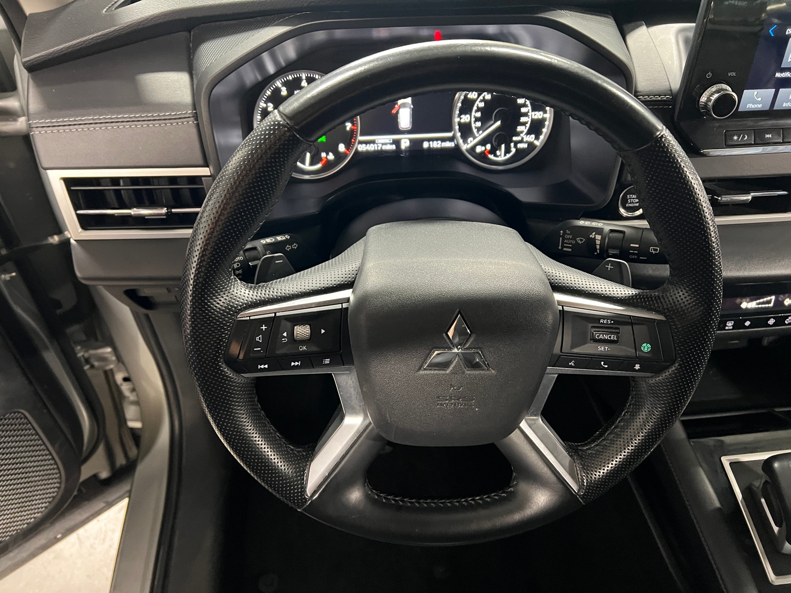 Thumbnail: 2024 Mitsubishi Outlander - 4