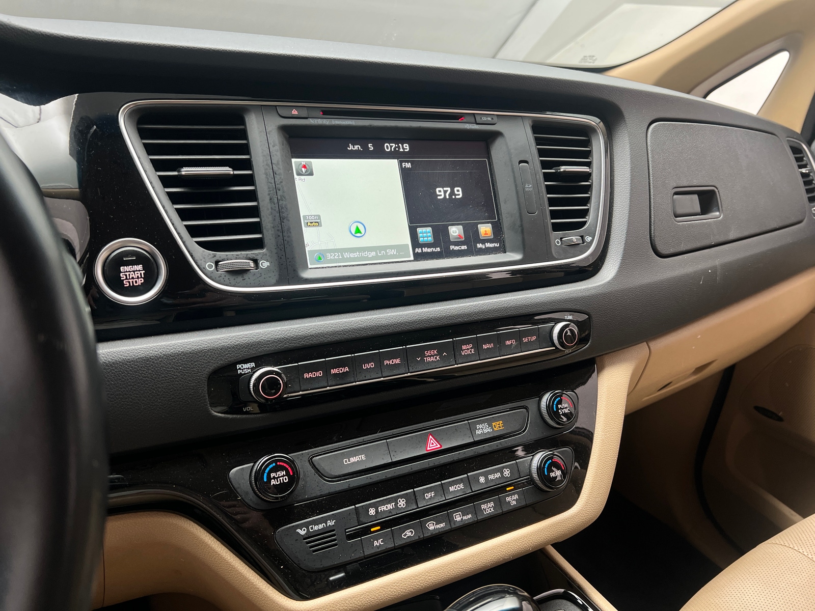 Thumbnail: 2015 Kia Sedona - 3