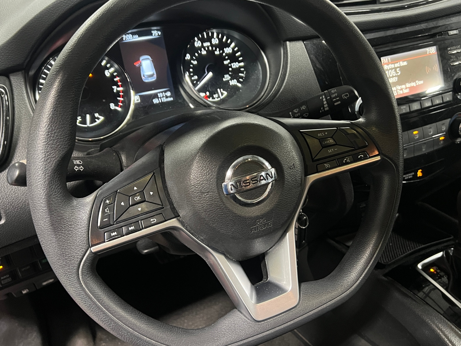Thumbnail: 2017 Nissan Rogue - 5