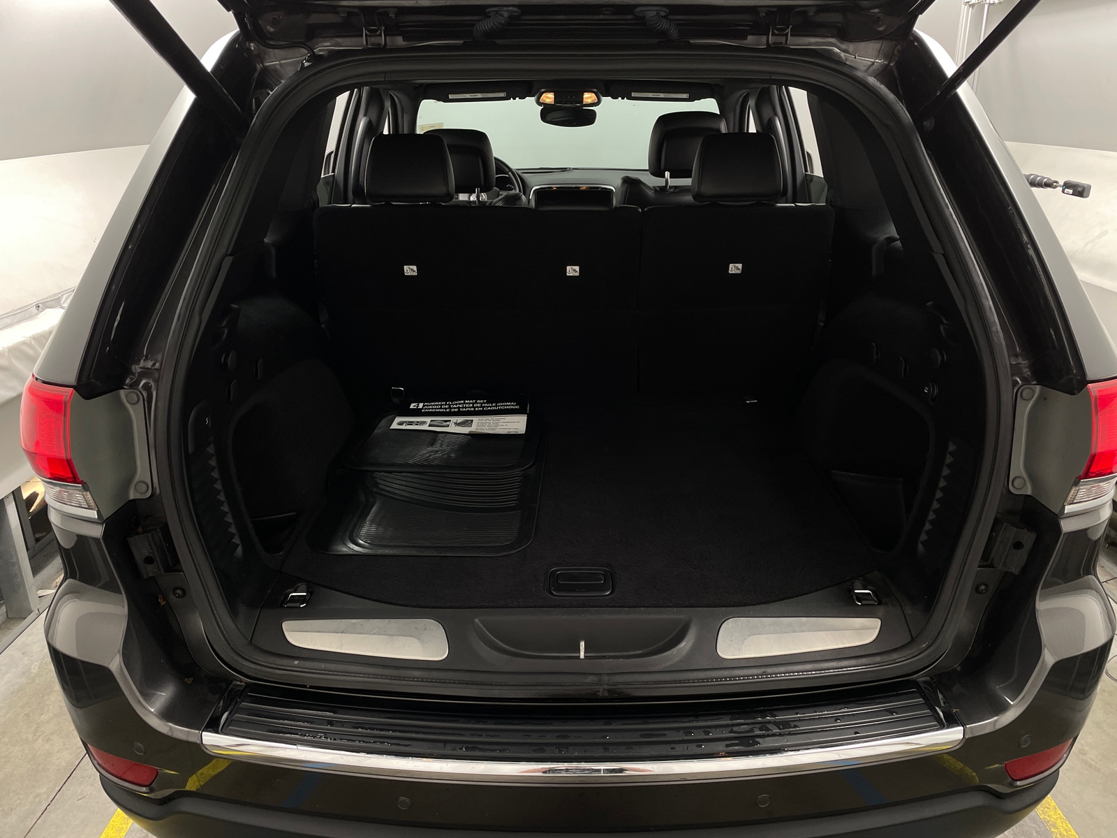 Thumbnail: 2019 Jeep Grand Cherokee - 6