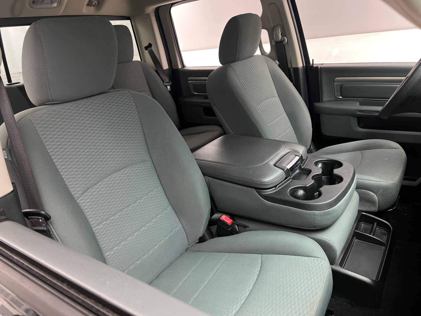 Thumbnail: 2020 RAM 1500 Classic - 2