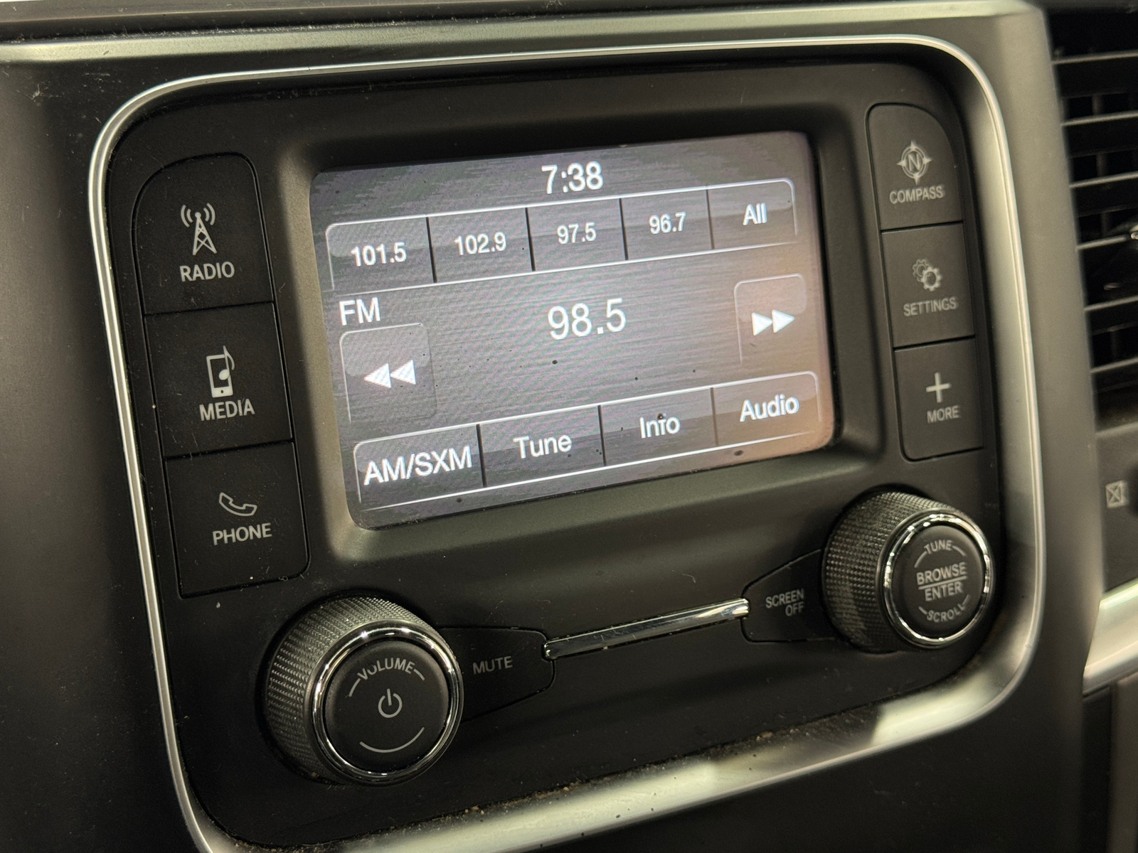 Thumbnail: 2022 RAM 1500 Classic - 4