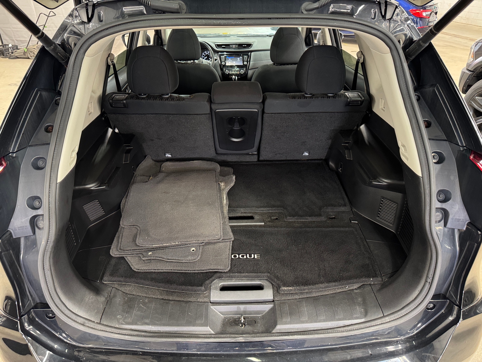 Thumbnail: 2017 Nissan Rogue - 7