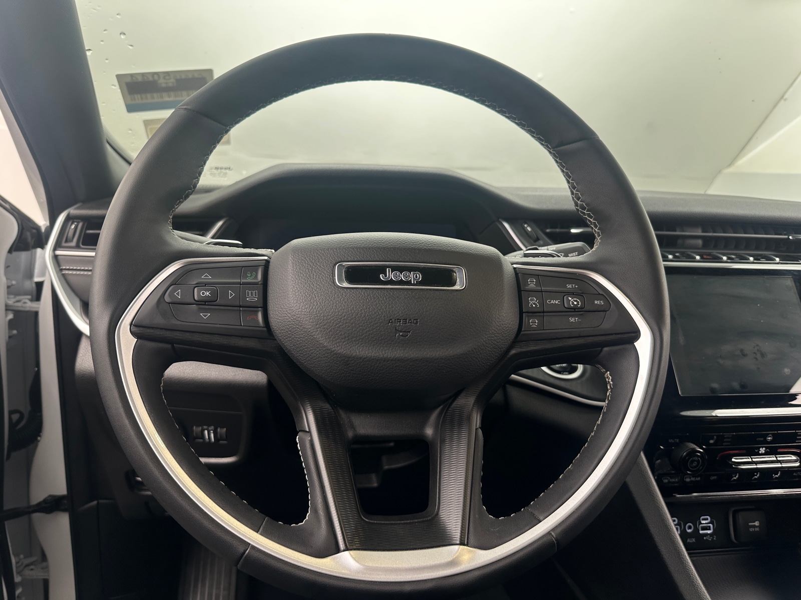 Thumbnail: 2024 Jeep Grand Cherokee L - 4