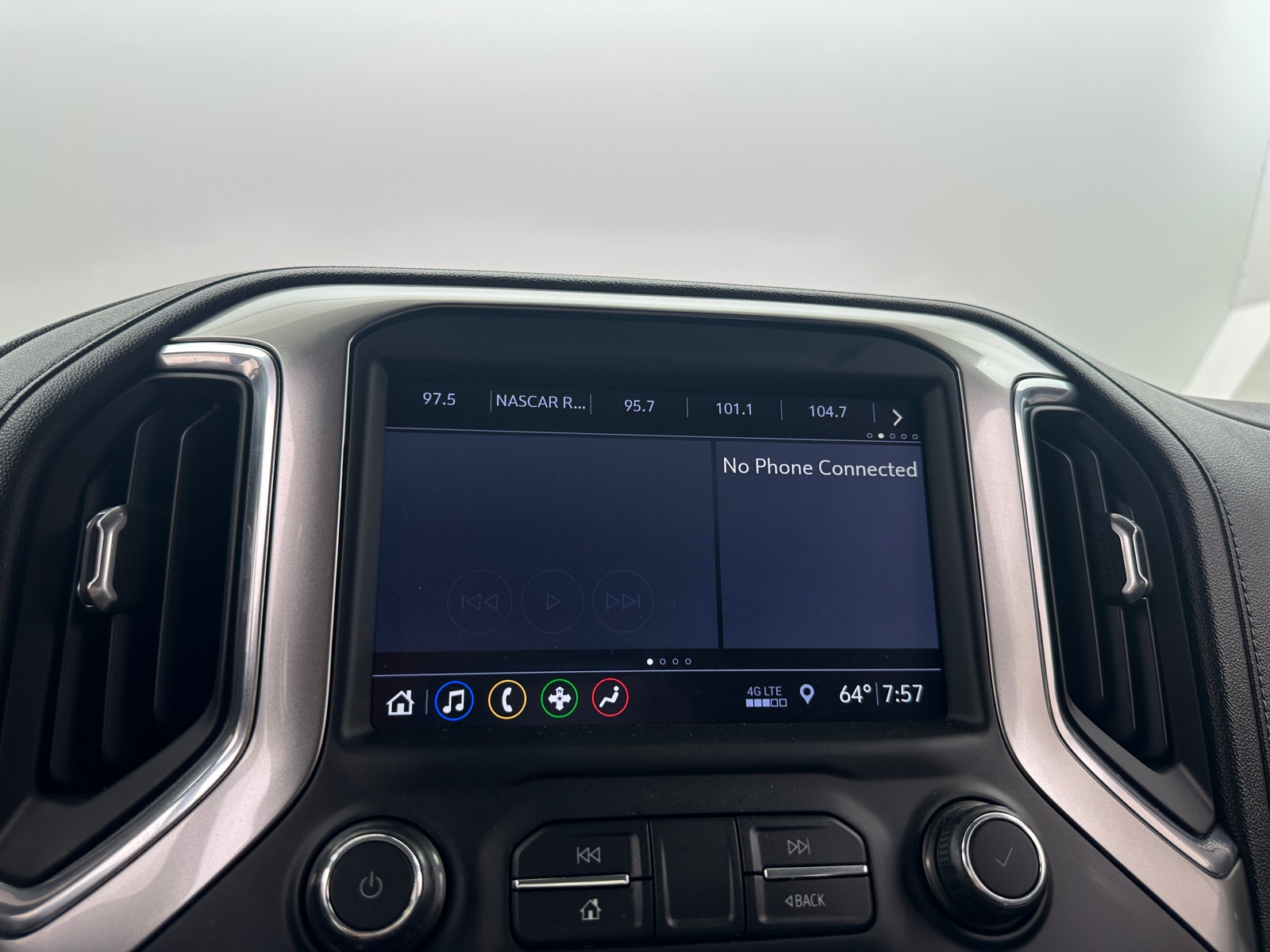 Thumbnail: 2019 Chevrolet Silverado 1500 - 3