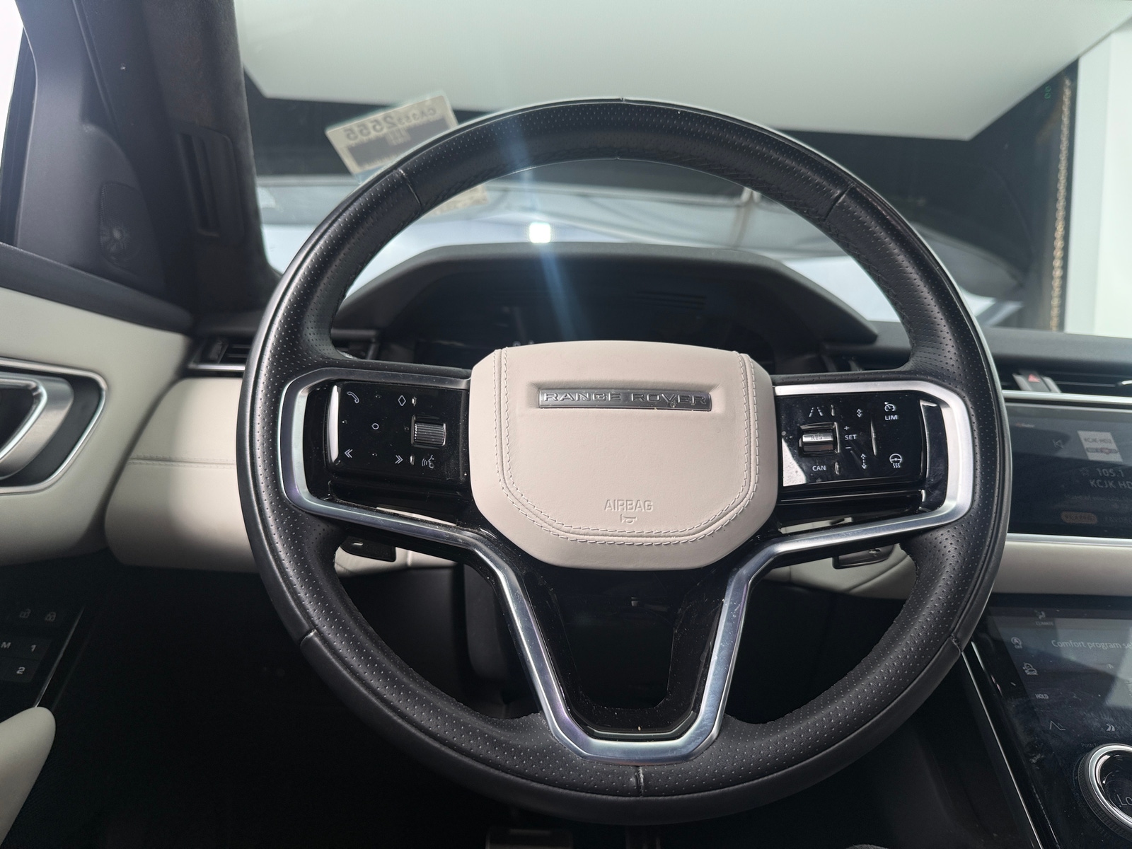 Thumbnail: 2023 Land Rover Range Rover Velar - 4