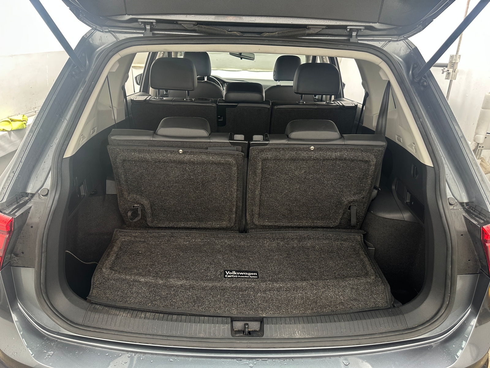 Thumbnail: 2018 Volkswagen Tiguan - 6
