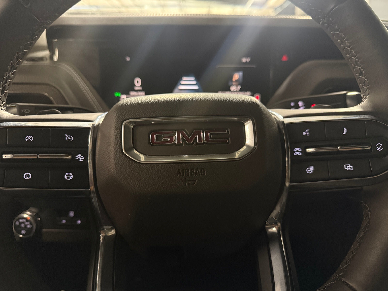 Thumbnail: 2025 GMC Yukon - 4