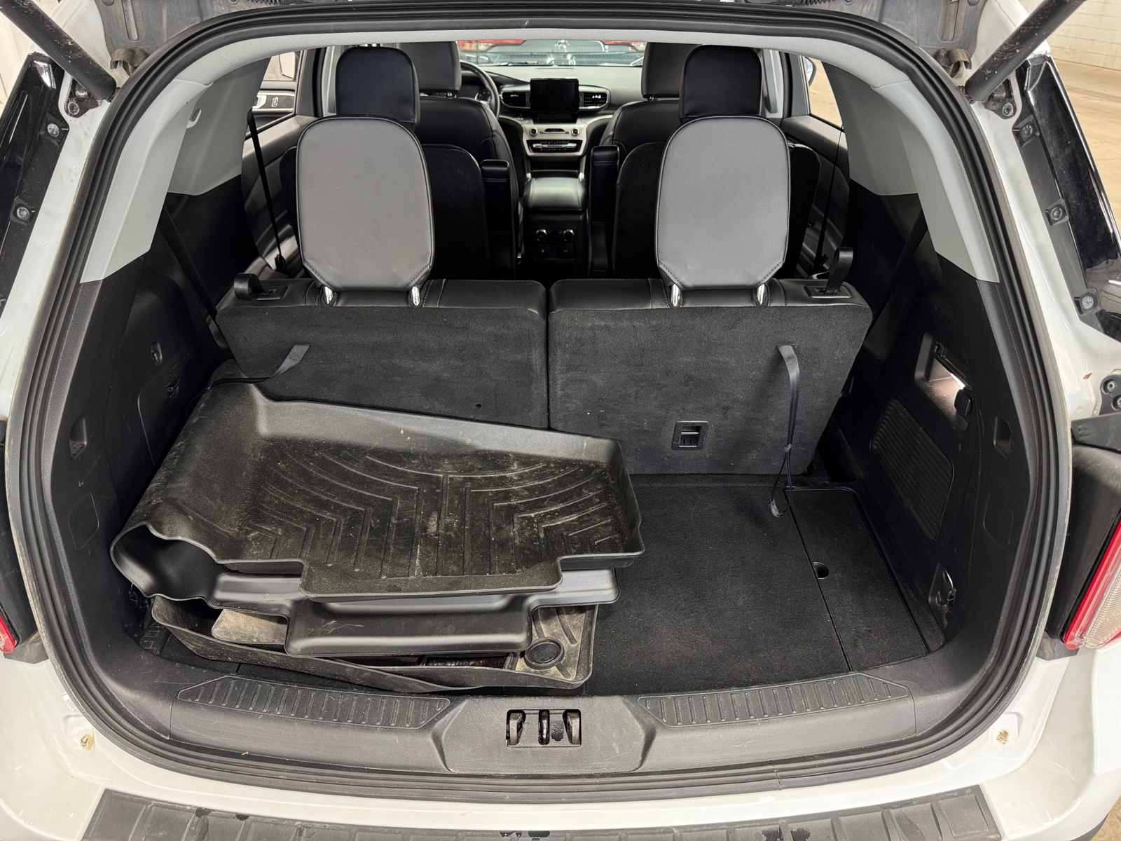 Thumbnail: 2021 Ford Explorer - 6