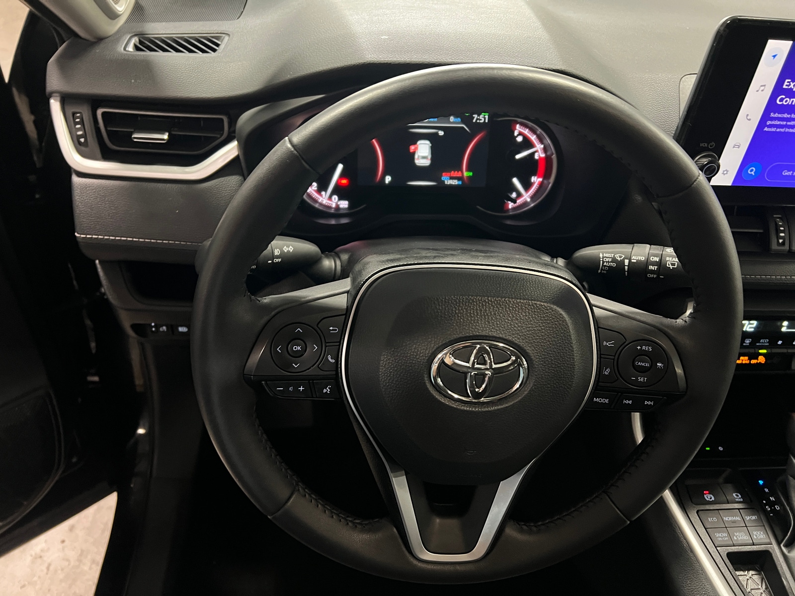 Thumbnail: 2025 Toyota RAV4 - 4