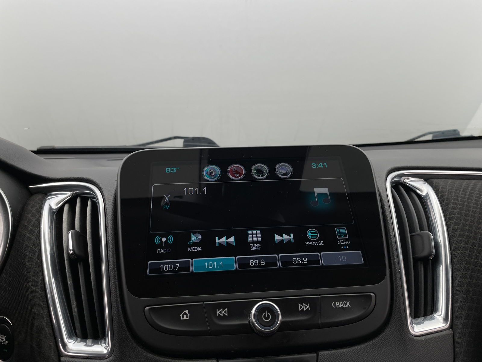 Thumbnail: 2016 Chevrolet Malibu - 4