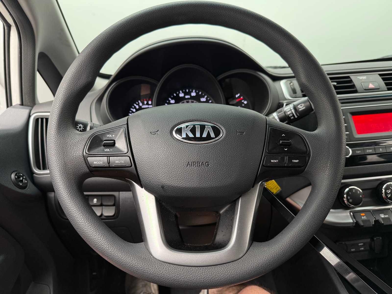 Thumbnail: 2017 Kia Rio - 5