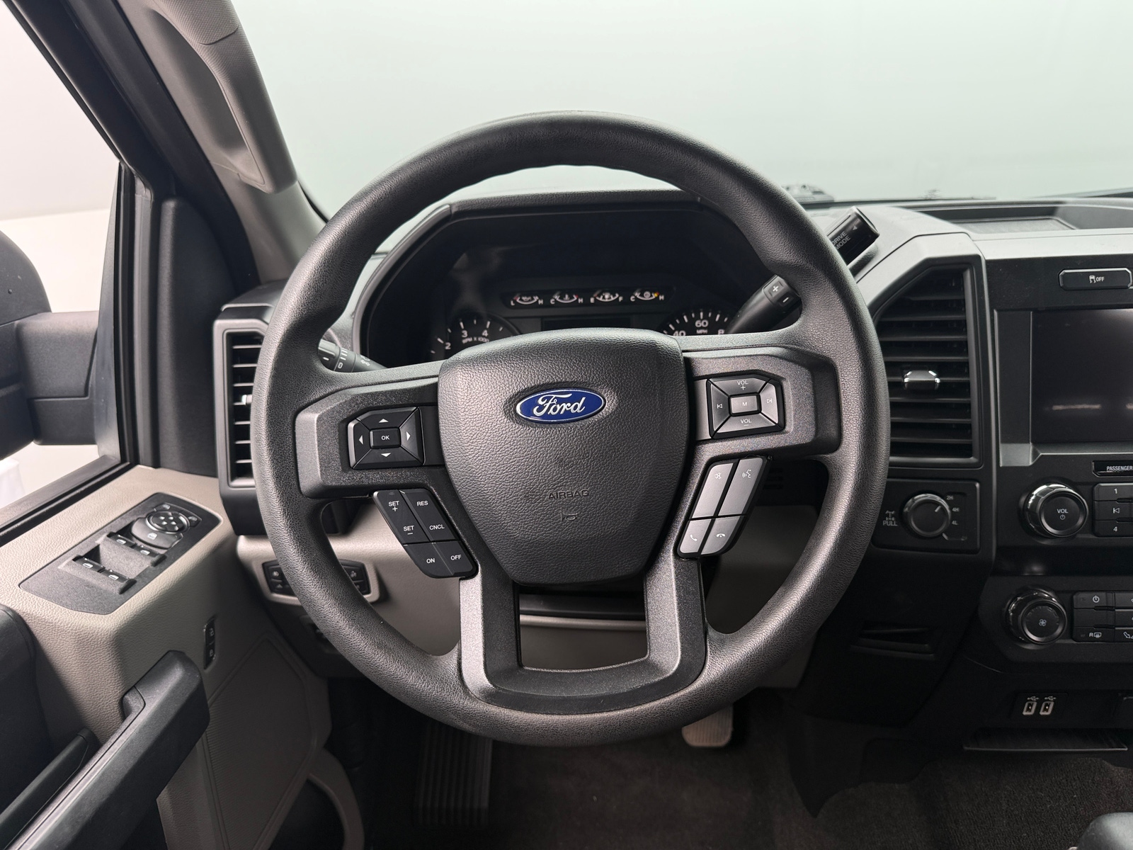 Thumbnail: 2019 Ford Econoline - 5