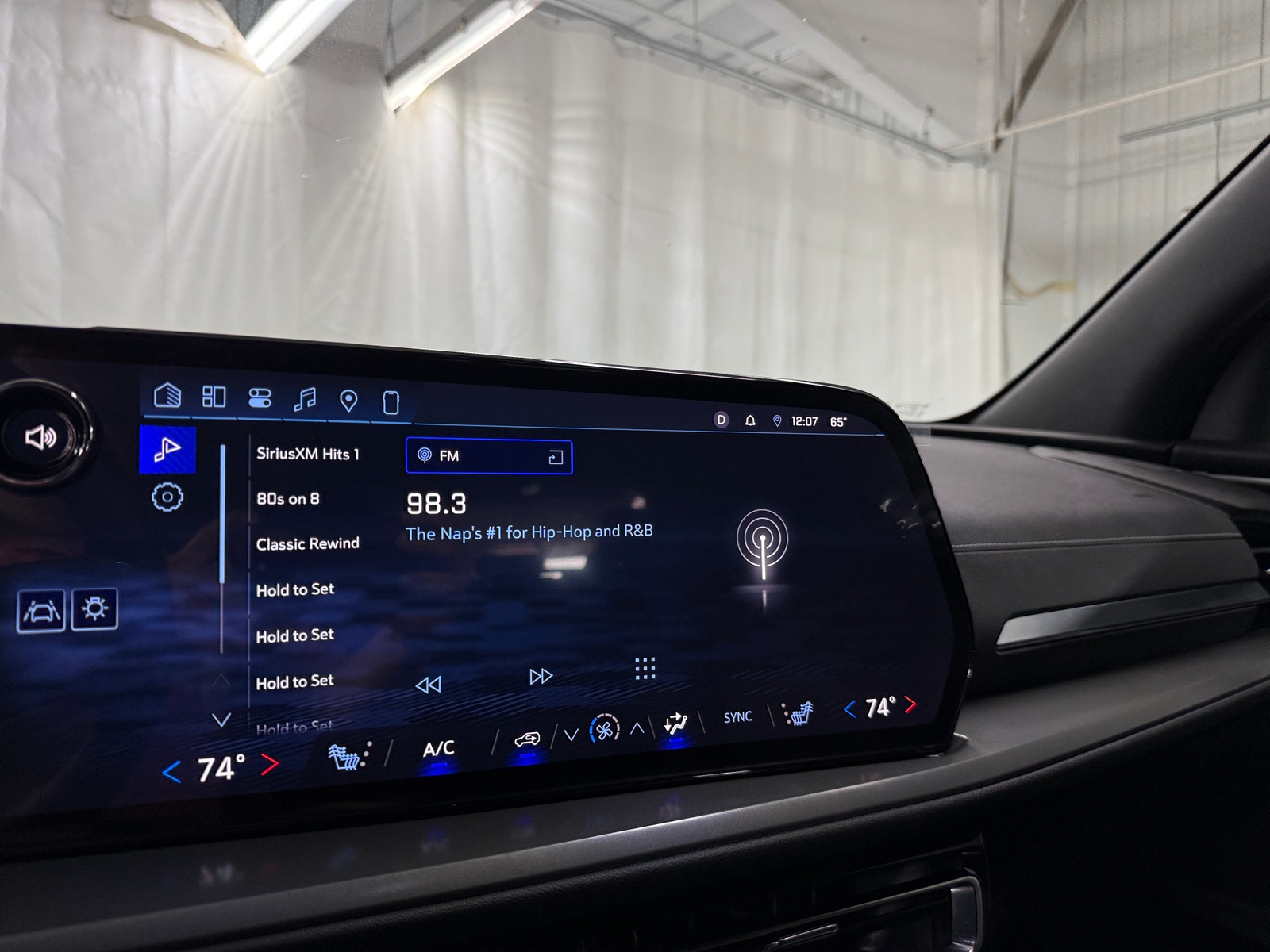 Thumbnail: 2026 Chevrolet Traverse - 4