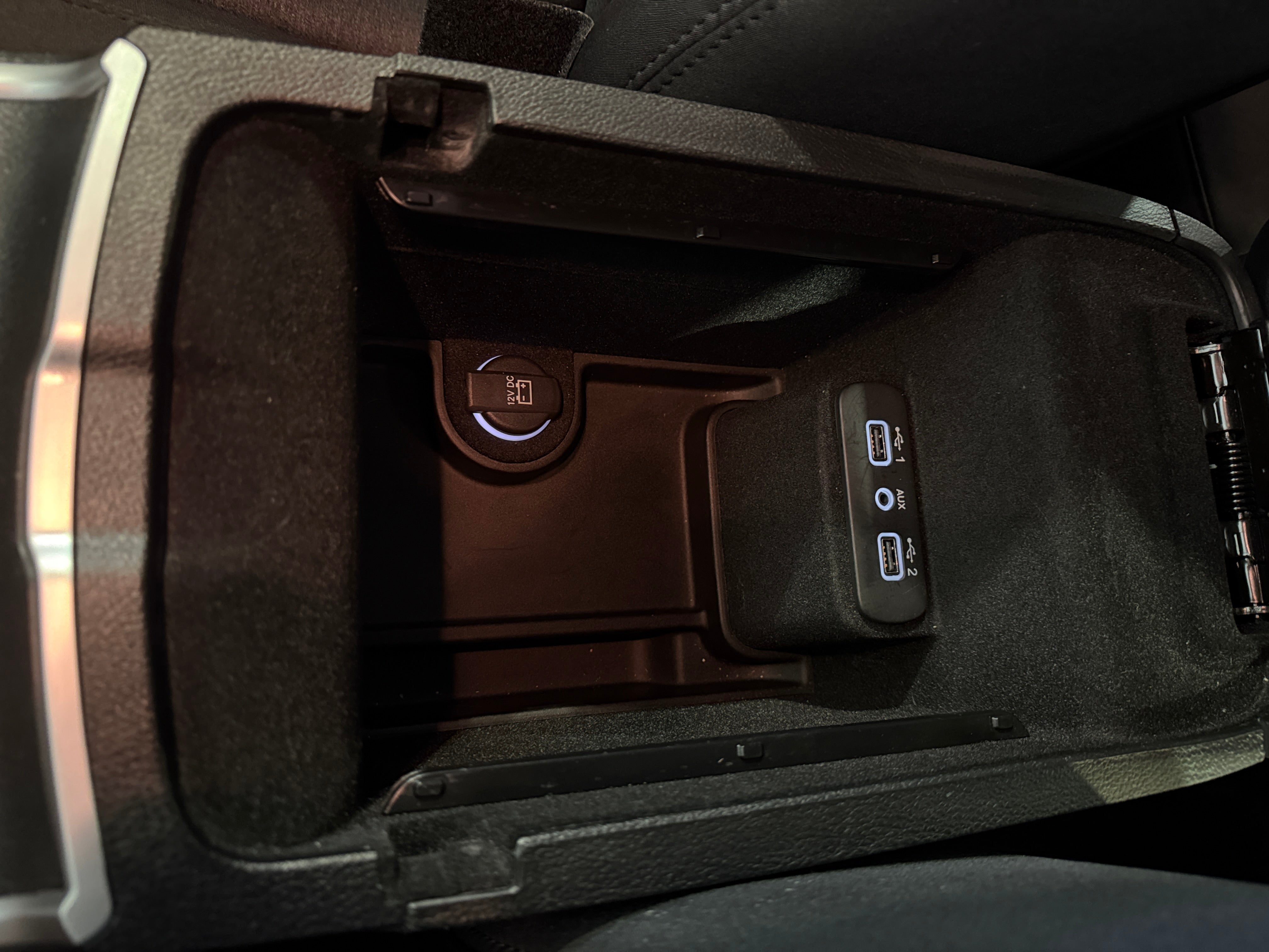 2021 Chrysler 300 Touring - Photo 12