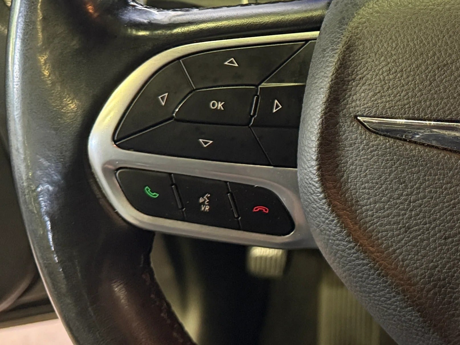 2021 Chrysler 300 Touring - Photo 15