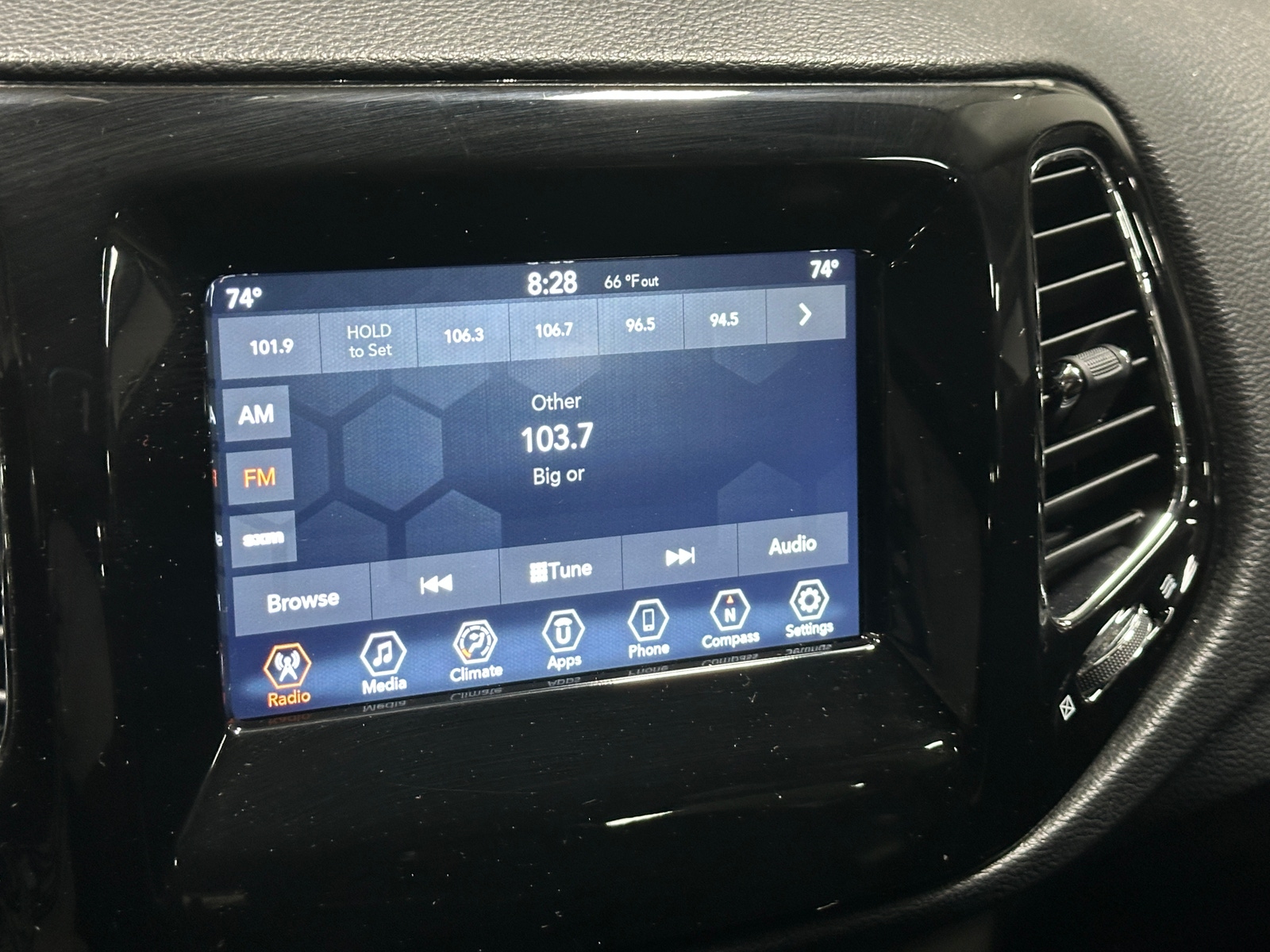 Thumbnail: 2019 Jeep Compass - 4