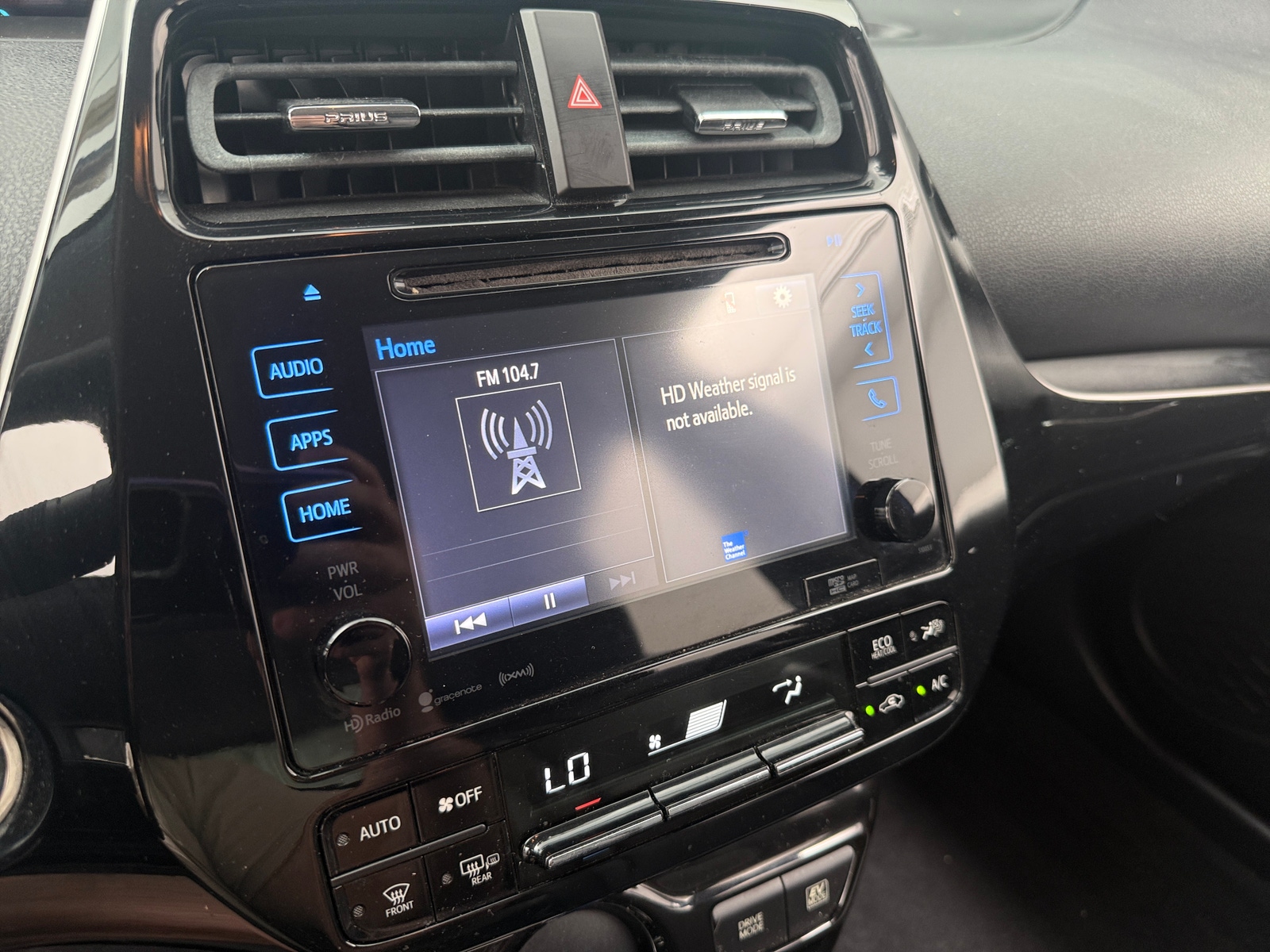 Thumbnail: 2016 Toyota Prius - 4