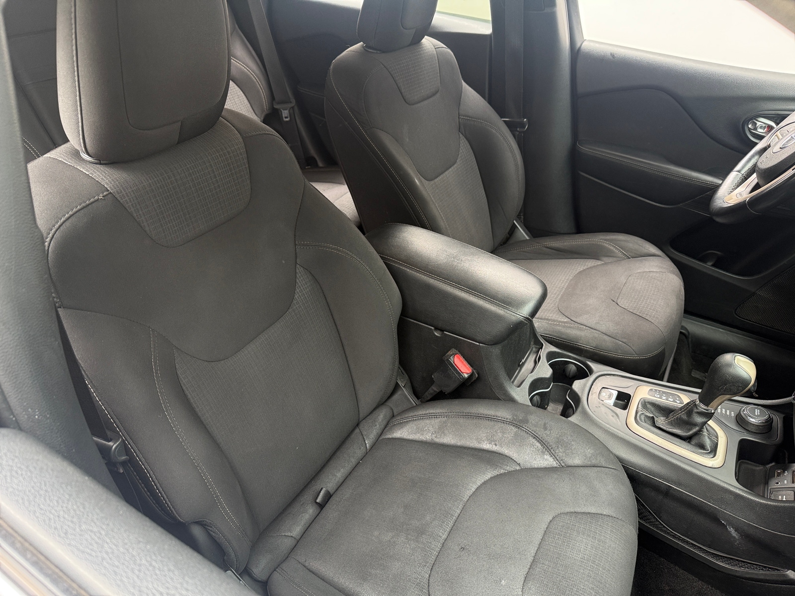 Thumbnail: 2015 Jeep Cherokee - 2
