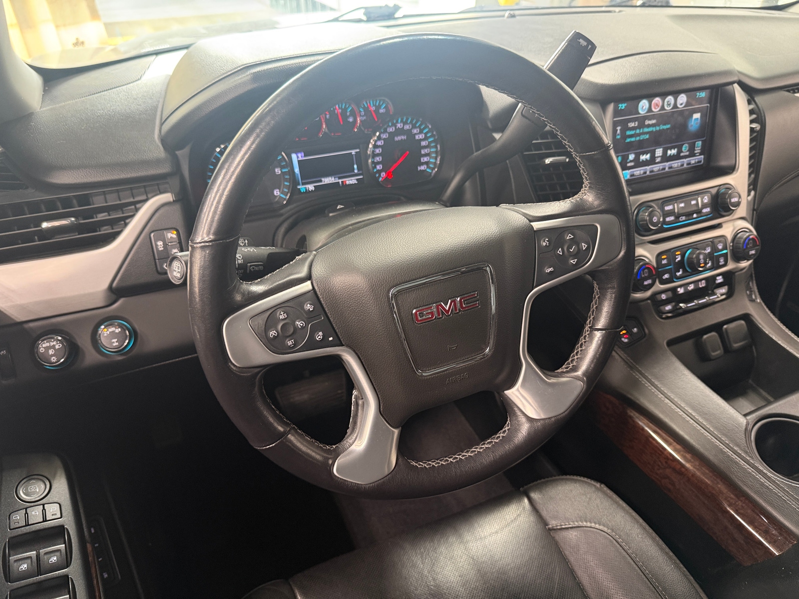 Thumbnail: 2020 GMC Yukon XL - 4