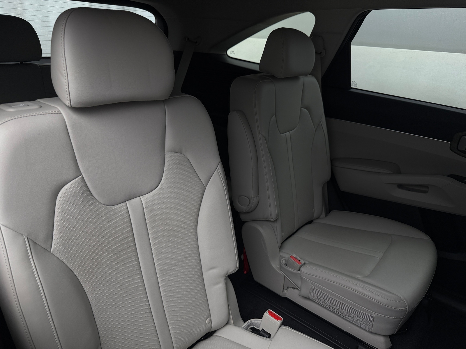 Thumbnail: 2023 Kia Sorento - 5