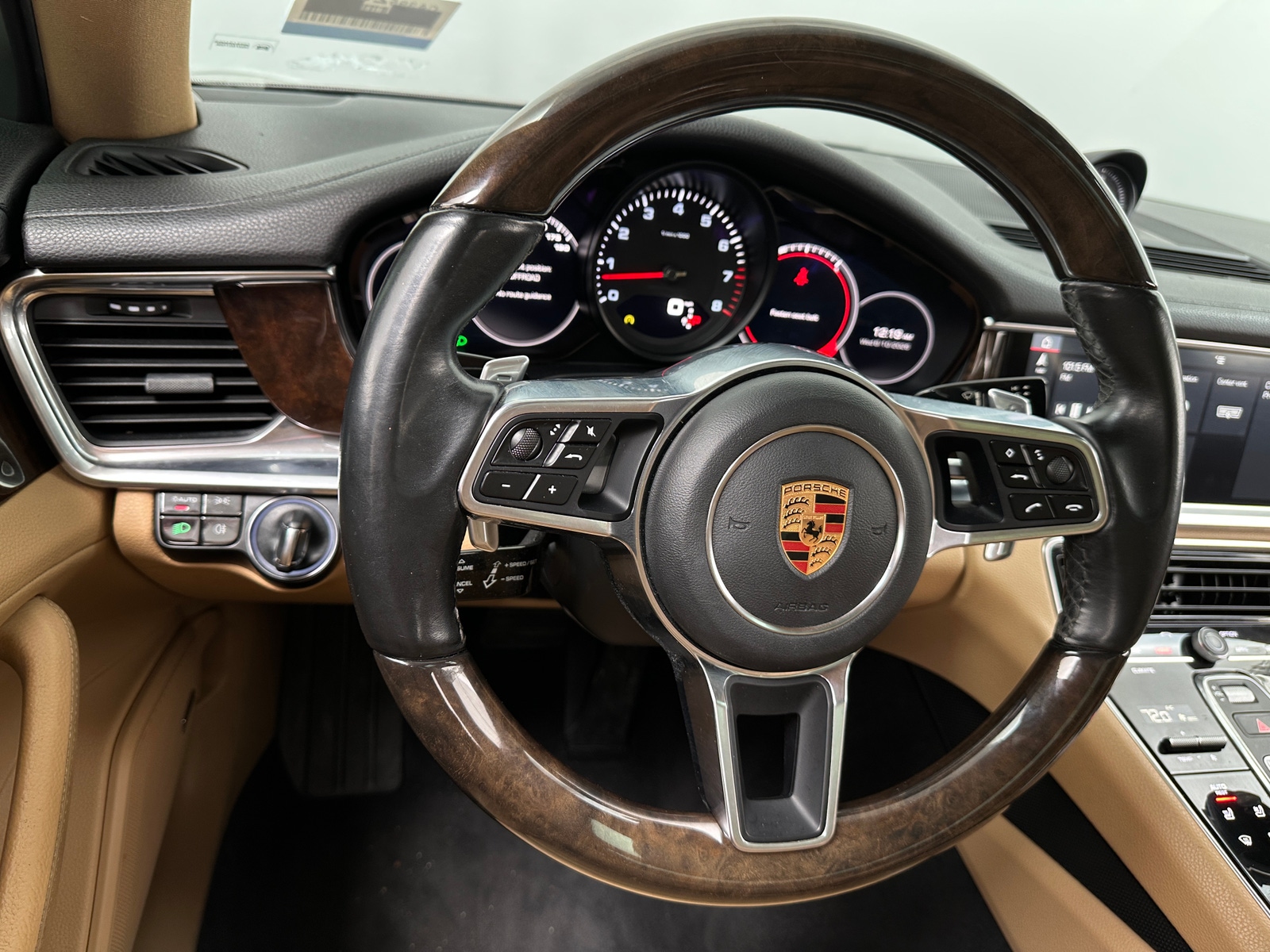 Thumbnail: 2018 Porsche Panamera - 4